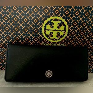 Tory Burch wallet